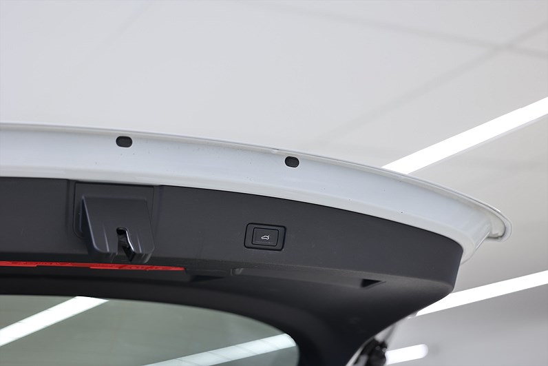 Audi Q4 40 e-tron S Line B-kamera Drag Adapth Farth Cockpit 82kWh