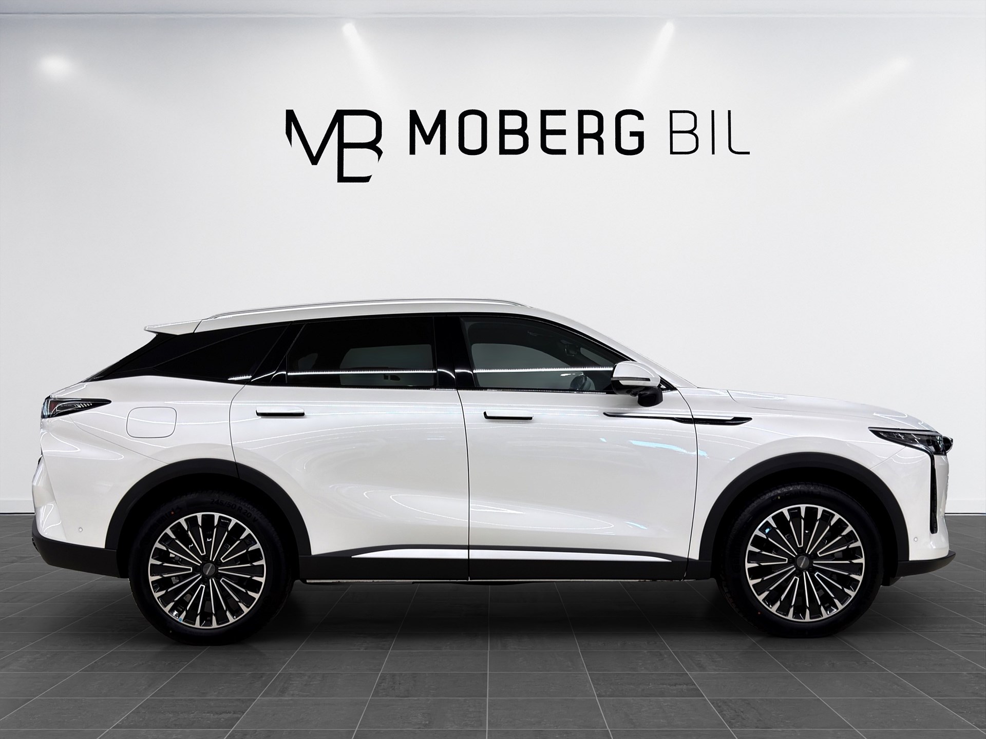 Omoda 9 AWD Super Hybrid Leveransklar *3.99% Ränta*