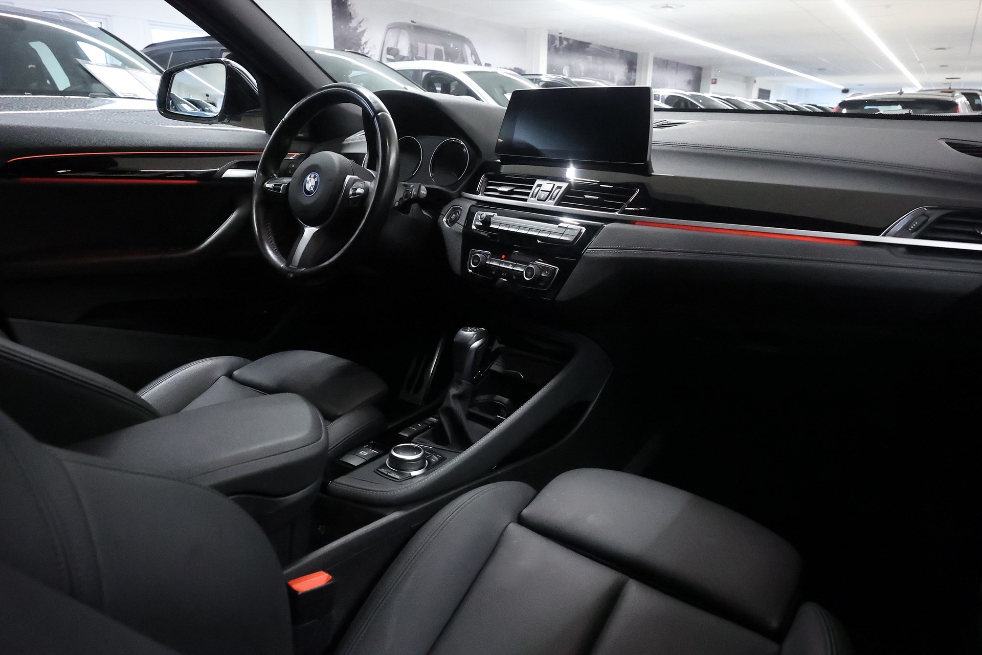 BMW X2 xDrive25e 220hk M Sport Shadow HUD H/K Skinn