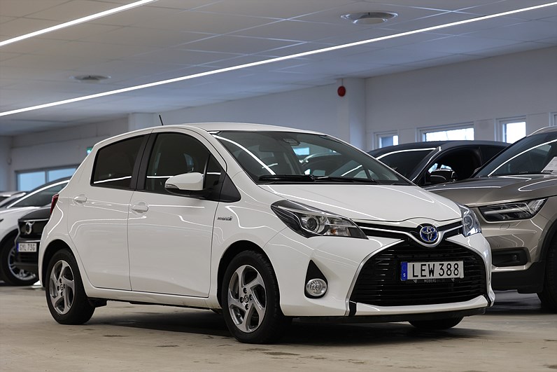 Toyota Yaris Hybrid 101hk Active B-kamera PDC Farth