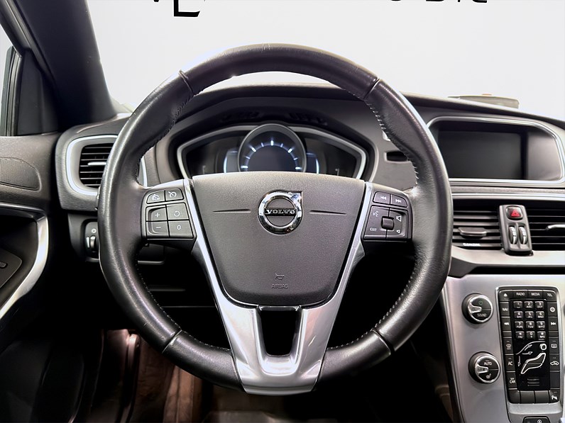 Volvo V40 D2 120hk Helg på Moberg! Business Advance Navi Värmare PDC