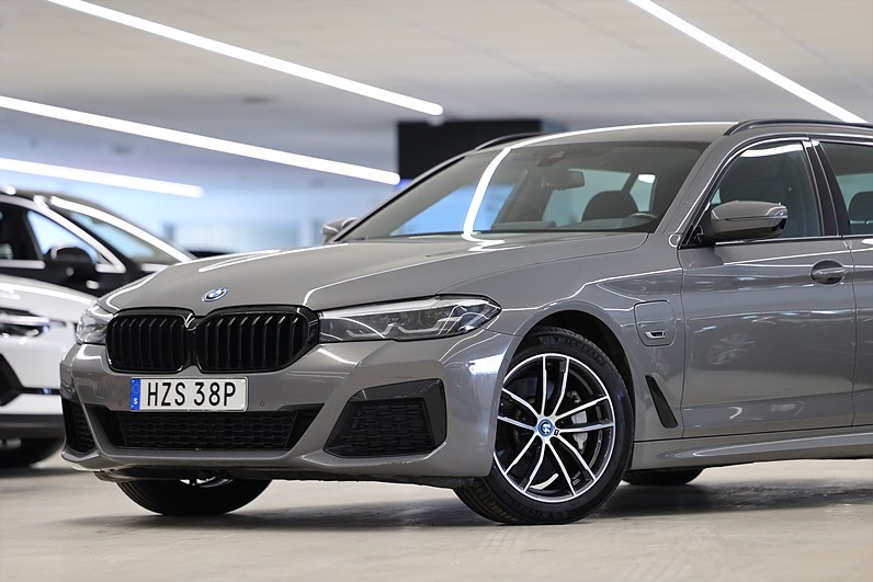 BMW 530e xDrive Touring M Sport Drag B kamera MOMS