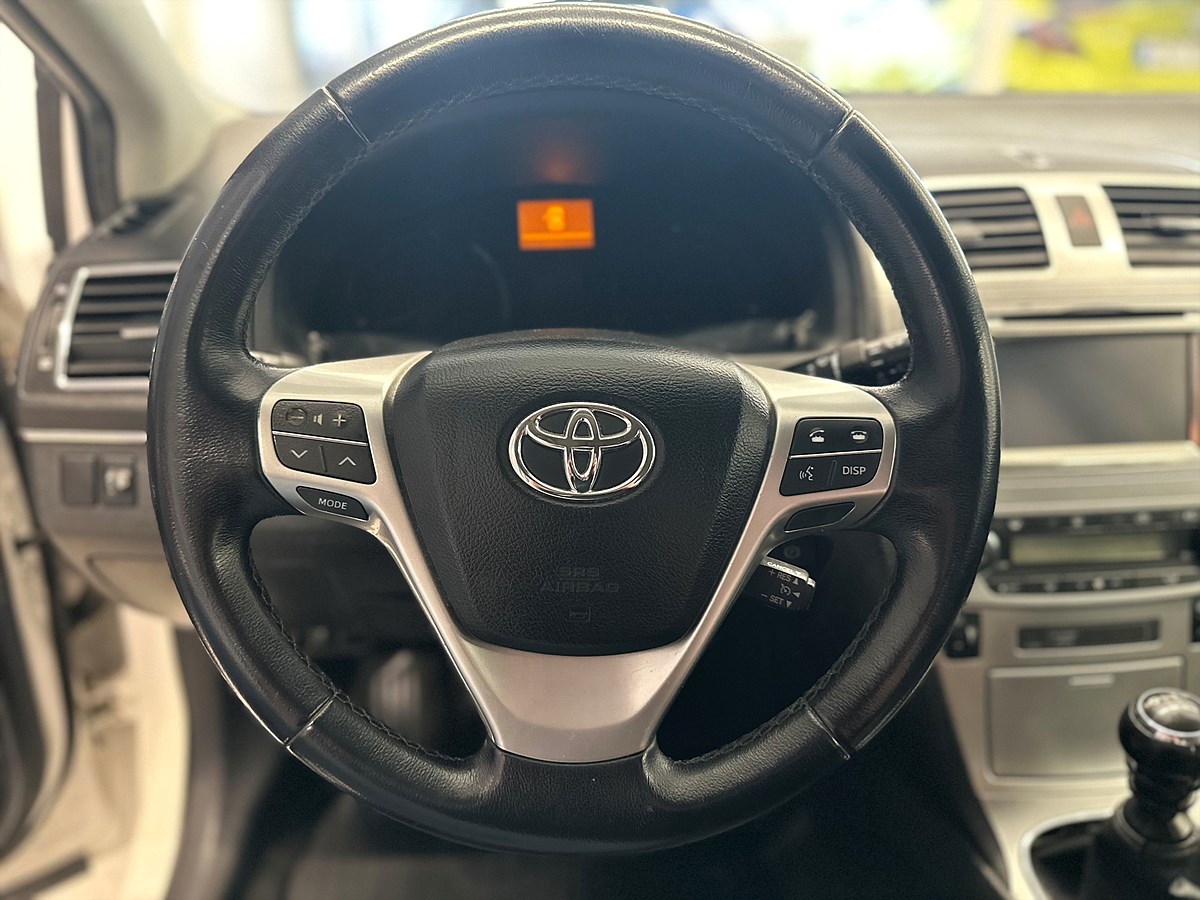 Toyota Avensis – bild 12