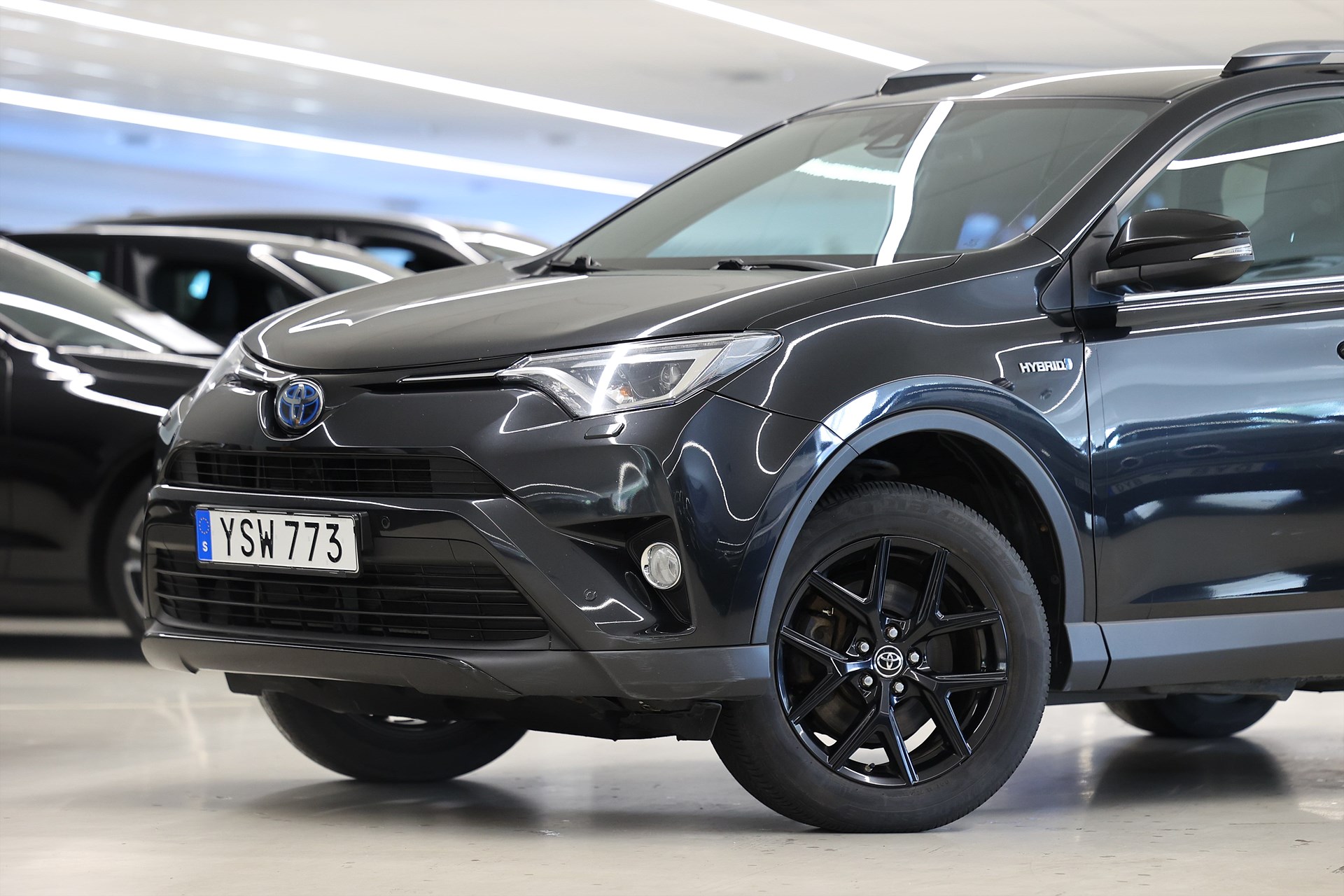 Toyota RAV4 Hyrbid 197hk X-Edition B-kamera Drag MOMS