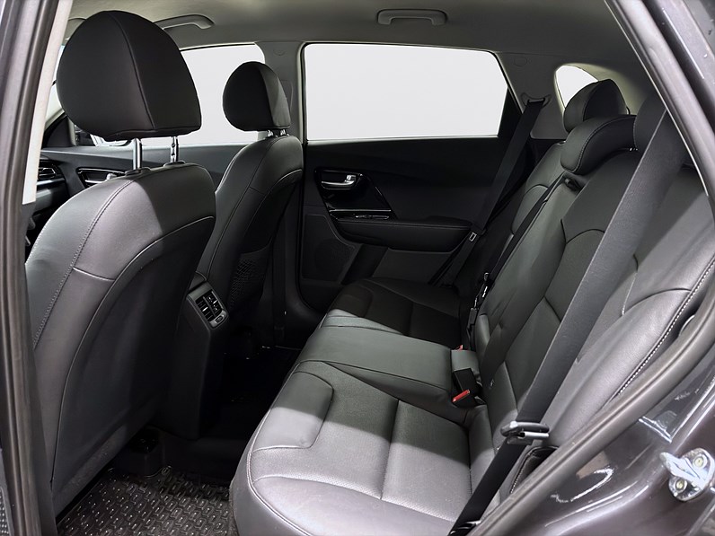 Kia Niro P-HEV 141hk Advance Plus Keyless Navi B-Kamera PDC