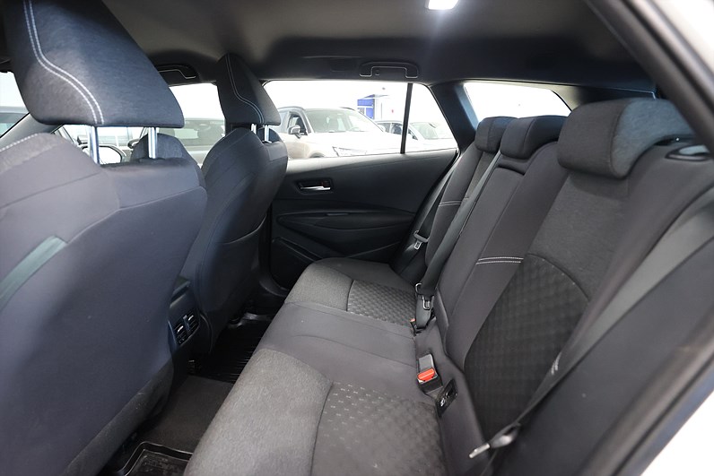 Toyota Corolla Touring Sports Hybrid e-CVT 140hk Active Navi Drag