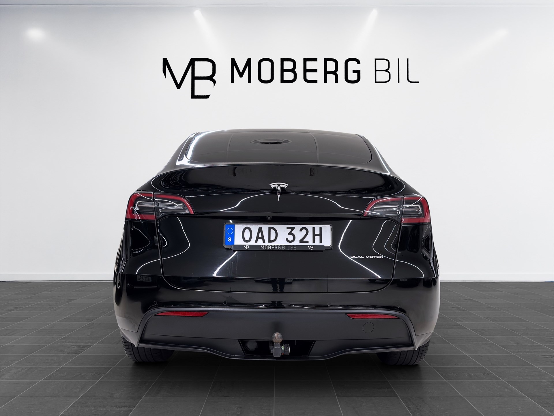 Tesla Model Y Long Range AWD 514hk Pano Läder Drag Navi