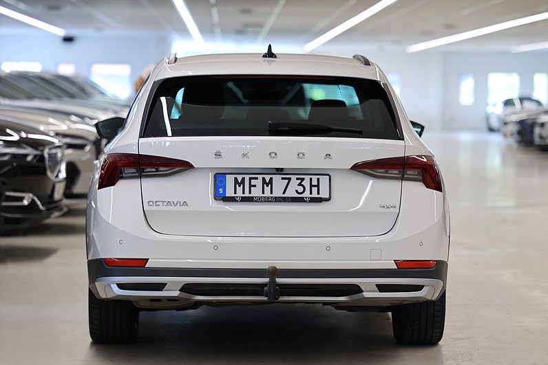 Skoda Octavia Scout Combi 4X4 150hk Comfort Drag B-kamera MOMS
