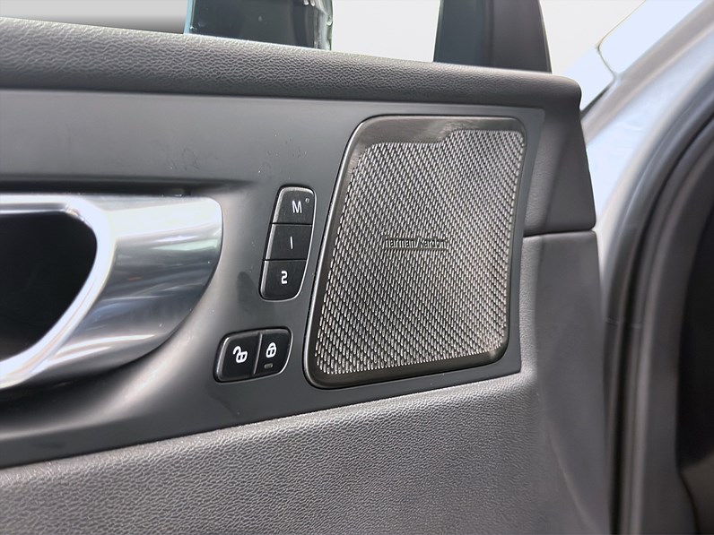 Volvo XC60 Recharge T6 350hk Plus Dark Drag B-Kamera H/K