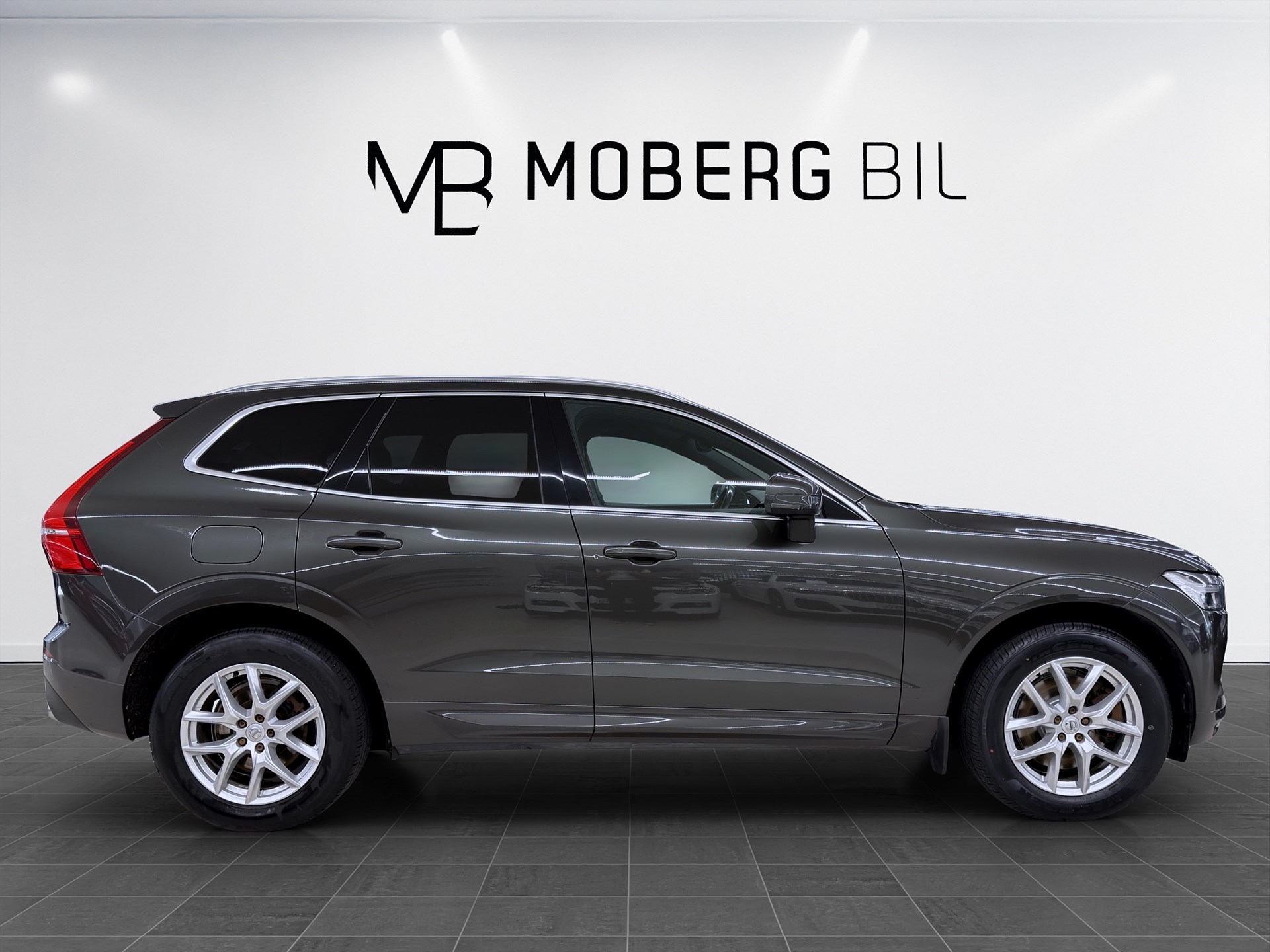 Volvo XC60 B4 AWD 197hk Momentum Adv Drag B-Kamera Läder