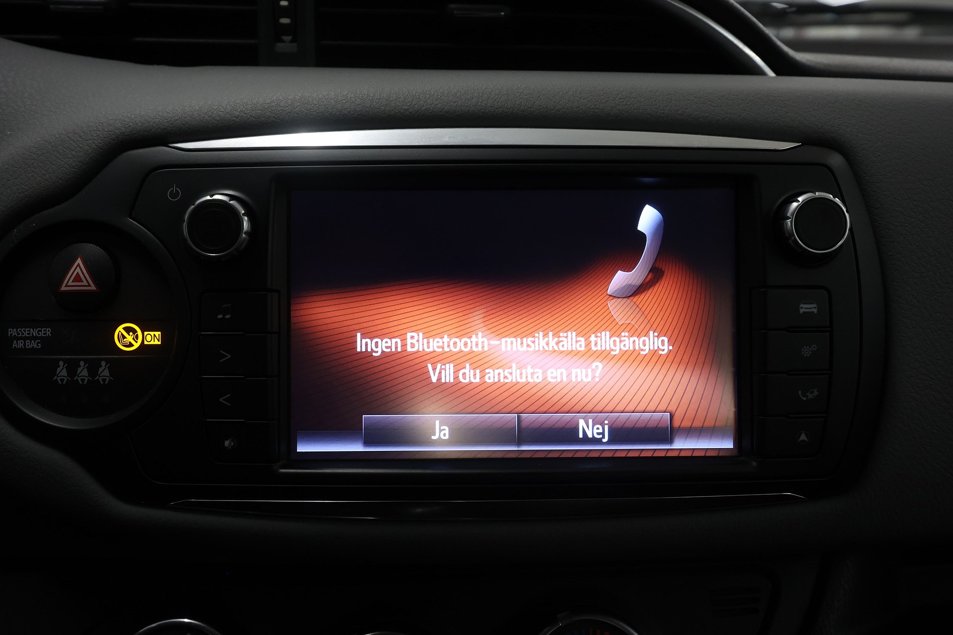 Toyota Yaris 5-dr 1.33 99hk *Hjulkampanj!* B-kamera Navi