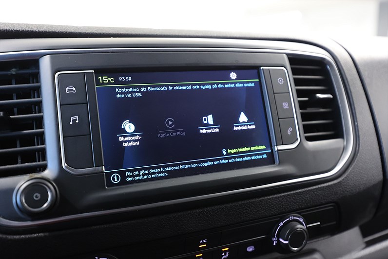 Peugeot e-Expert 75 136hk V-Inrett Drag CarPlay 3-Sits B-Kamera