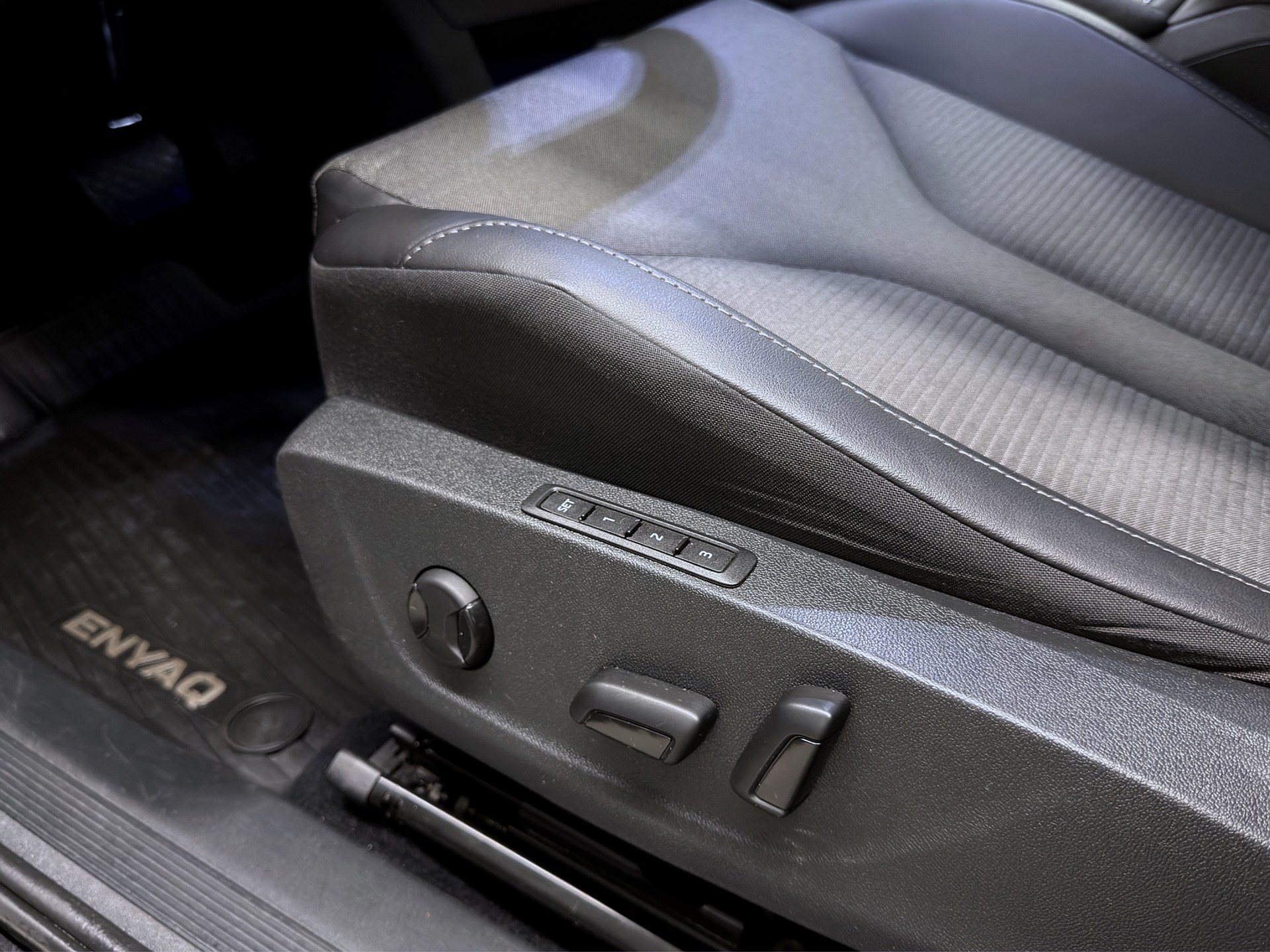 iV 80x 265hk Drag B-Kamera CarPlay Navi