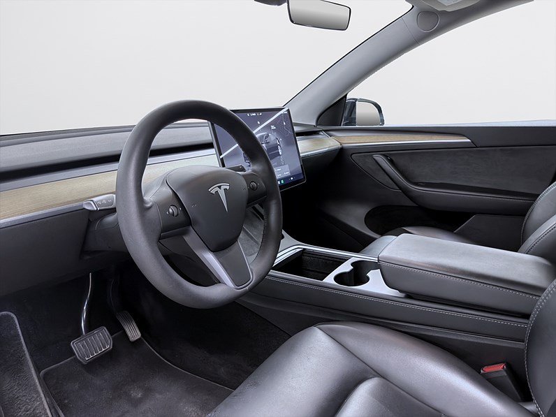 Tesla Model Y Standard Range 299hk Helg på Moberg! Pano Drag B-Kamera
