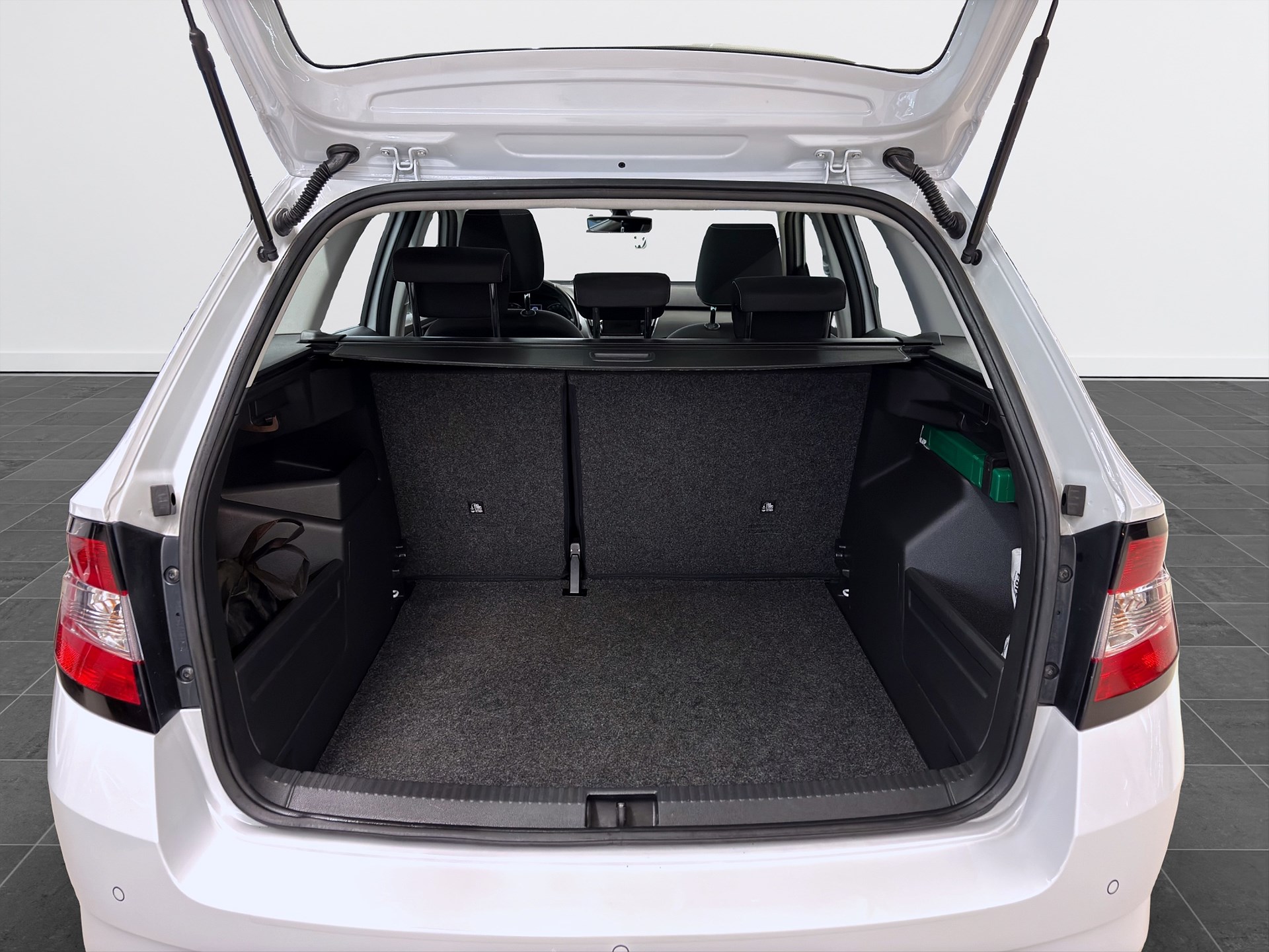 Škoda Fabia Kombi 1.2 TSI Manuell 90hk Style Pano Drag PDC