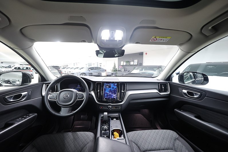Volvo XC60 Recharge T6 AWD 350hk *Hjulkampanj!* Core Drag