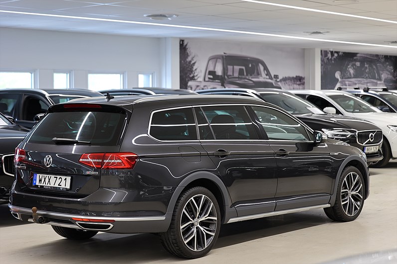 Volkswagen Passat Alltrack 2.0 TDI 240hk 4M B-Kamera Keyless Drag