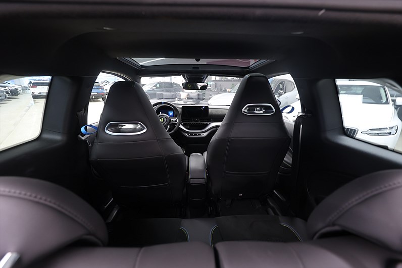 Abarth 500e 155hk *Kampanj!* Scorpionissma Alcantara JBL Pano