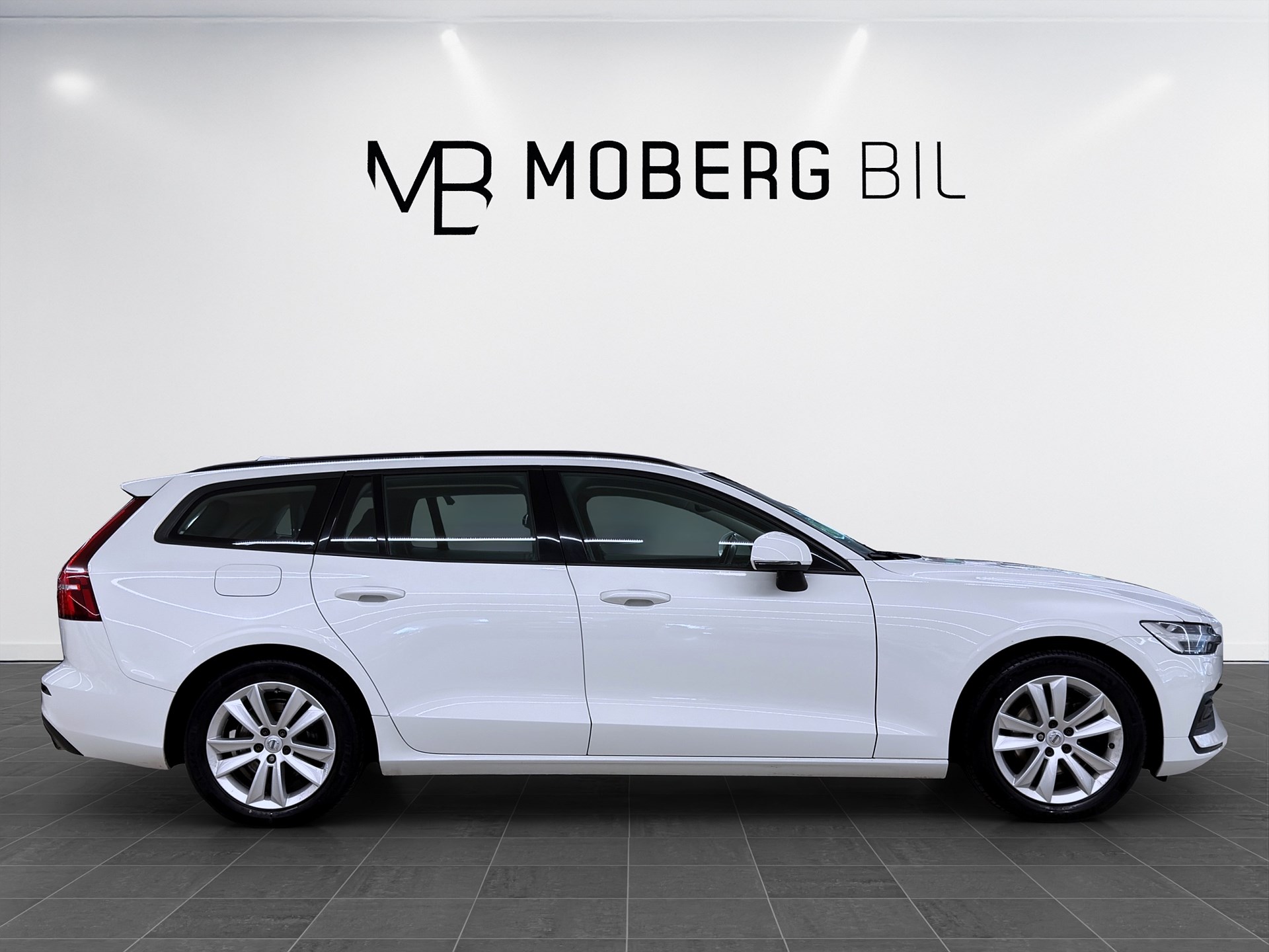 Volvo V60 D3 AWD 150hk Momentum Drag Navi CarPlay PDC
