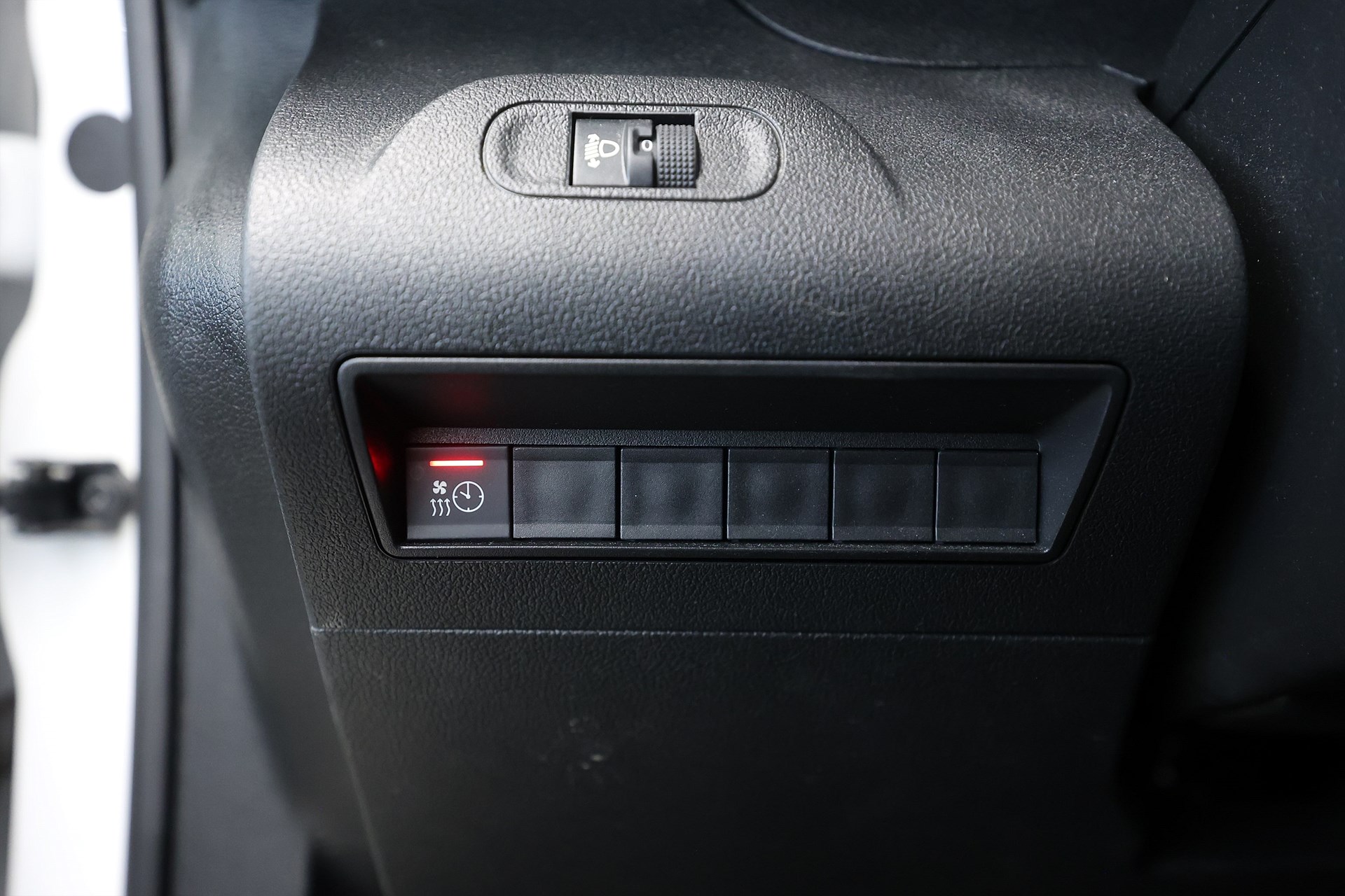 Peugeot e-Partner 136hk L2 V-Inrett Drag Värmare Navi CarPlay MOMS