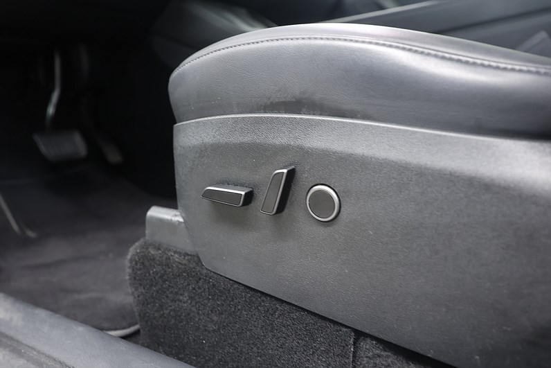 Tesla Model Y Long Range AWD 514hk *Kampanj!* AP Pano Drag