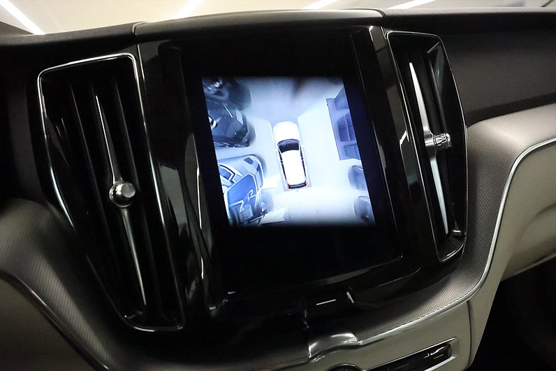 Volvo XC60 D4 AWD 190hk Inscription 360 Drag Värmare Navi