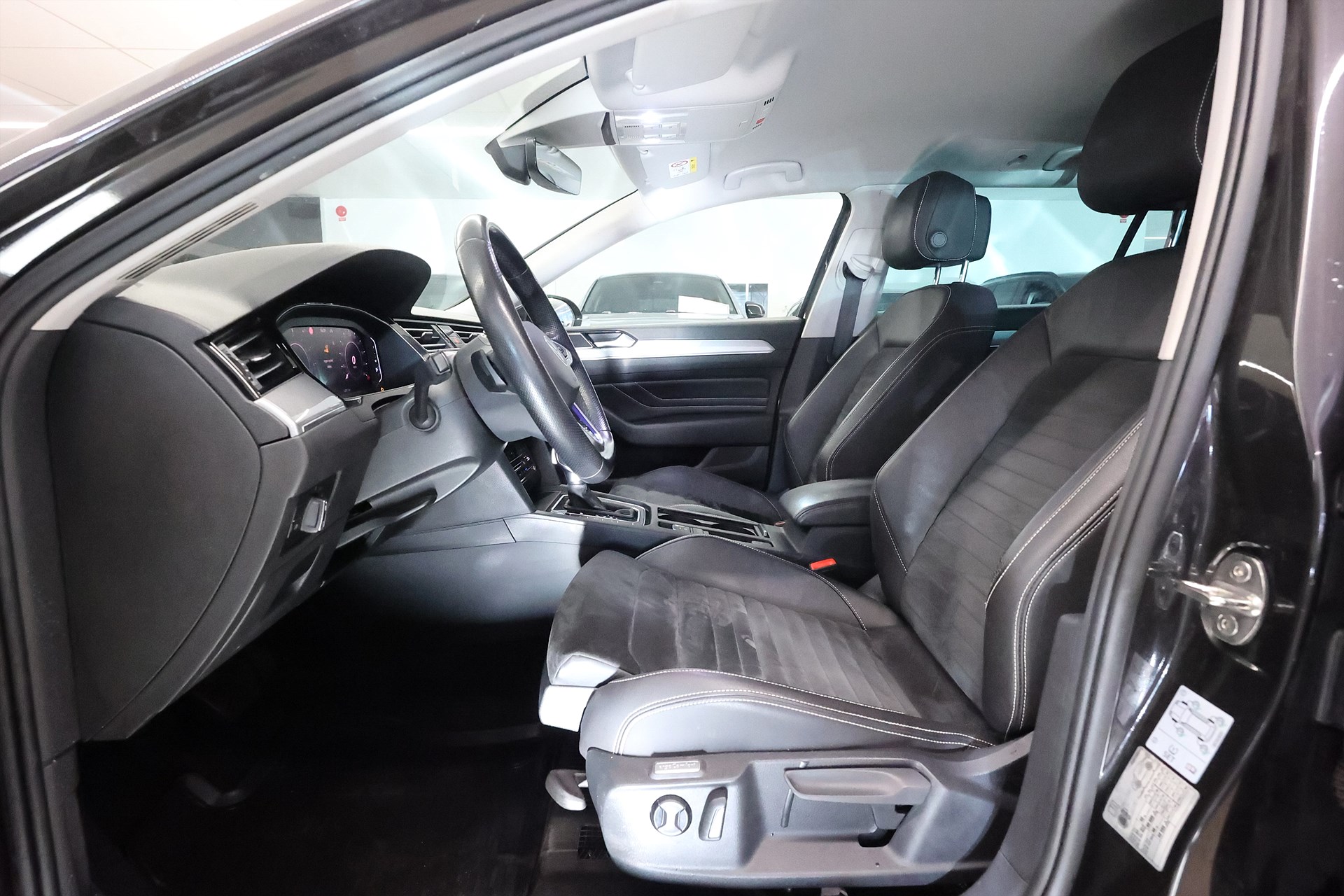 Volkswagen Passat Sportscombi GTE 218hk Dynaudio Värmare Drag