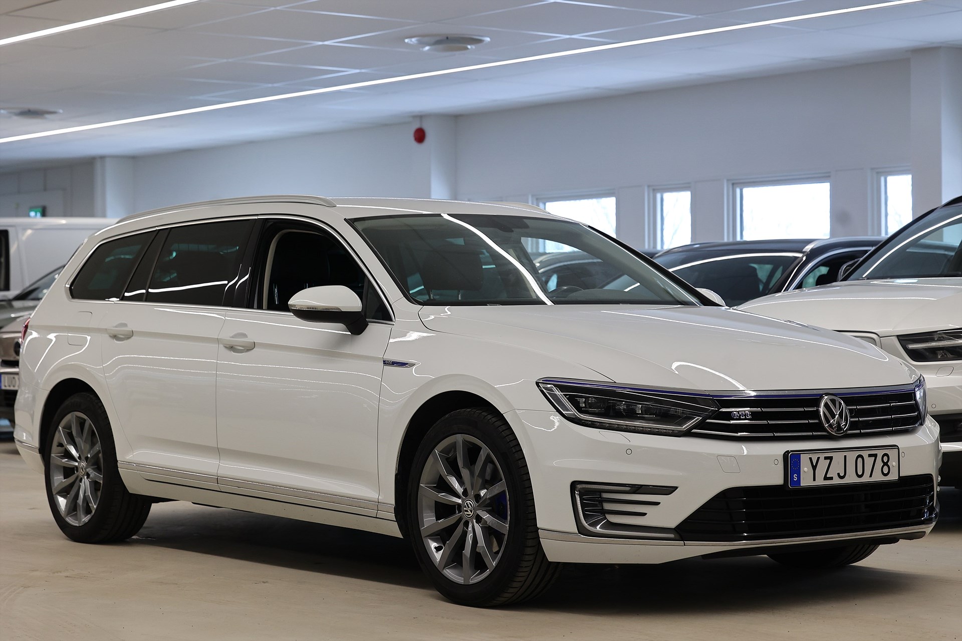 Volkswagen Passat GTE 1.4 TSI 218hk *Kampanj!* Värmare Kamera Drag