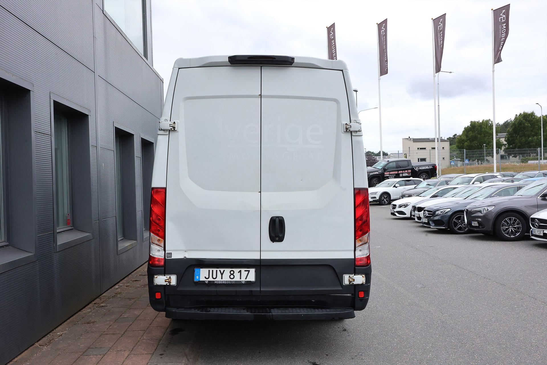 Iveco Daily 35-130 Skåpbil 2.3 JTD Hi-Matic 126hk Värmare 3 sits