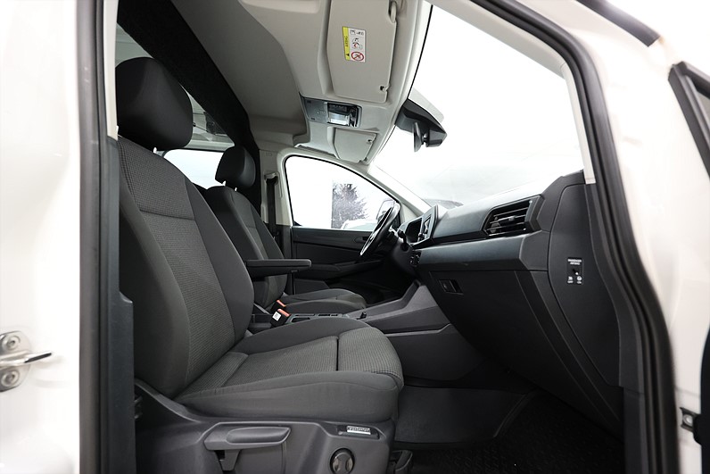 Volkswagen Caddy 1.5 TSI 114hk B-kamera Värmare Drag LEASBAR