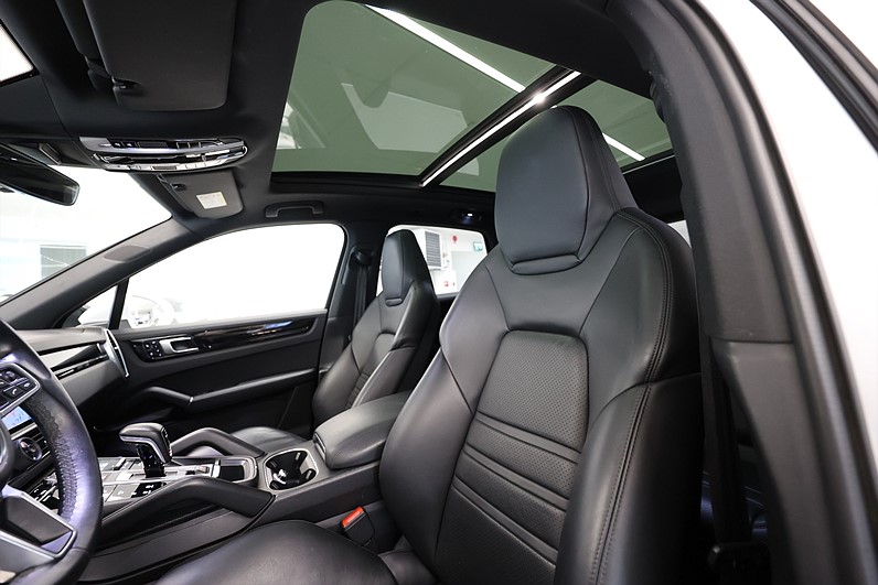 Porsche Cayenne S 440hk Sport Chrono Pano Burmester Drag