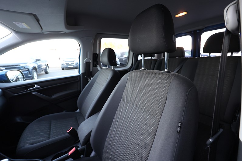 Volkswagen Caddy Life 2.0 TDI 102hk 5-sits LED Värmare Carplay