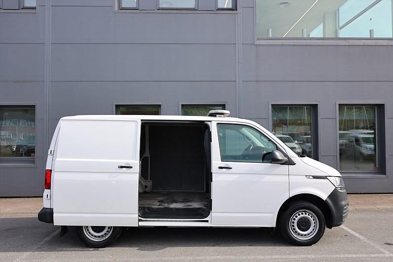 Volkswagen Transporter TDI 90hk Comfort Värmare Drag LEASBAR