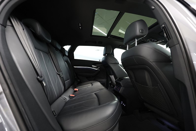 Audi E-Tron 55 Q Proline Pano B&O Matrix Drag LEASBAR