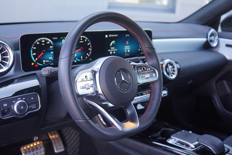 Mercedes-Benz CLA 220 Coupé 190hk AMG Sport Widescreen Keyless