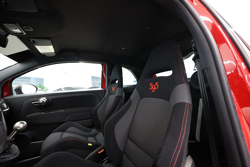 Fiat Abarth 595 Competizione 180hk Record Monza Brembo Kolfiber