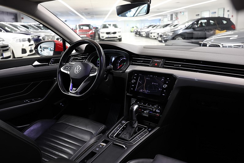 Volkswagen Passat GTE 218hk Executive Drag Skinn IQ MOMS