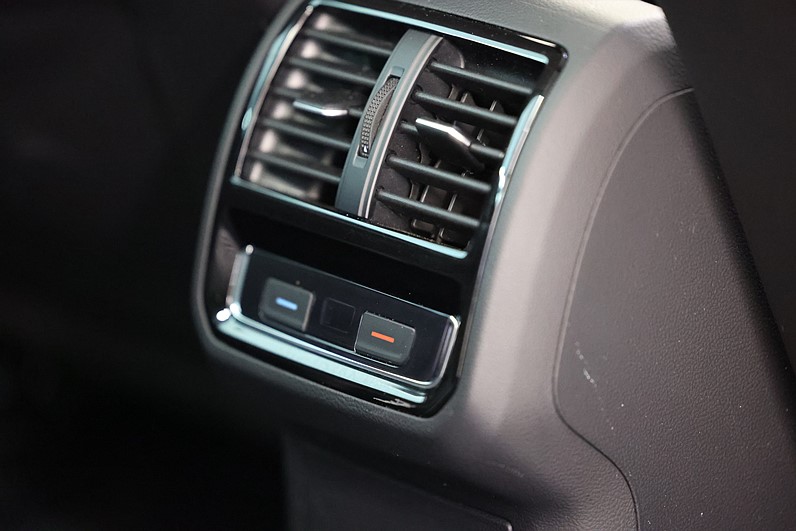 Volkswagen Passat GTE Executive Pano Cockpit Värmare IQ MOMS