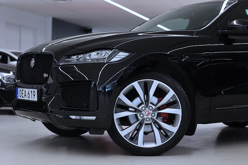 Jaguar F-Pace S AWD 380hk Pano Meridian Skinn Drag Navi