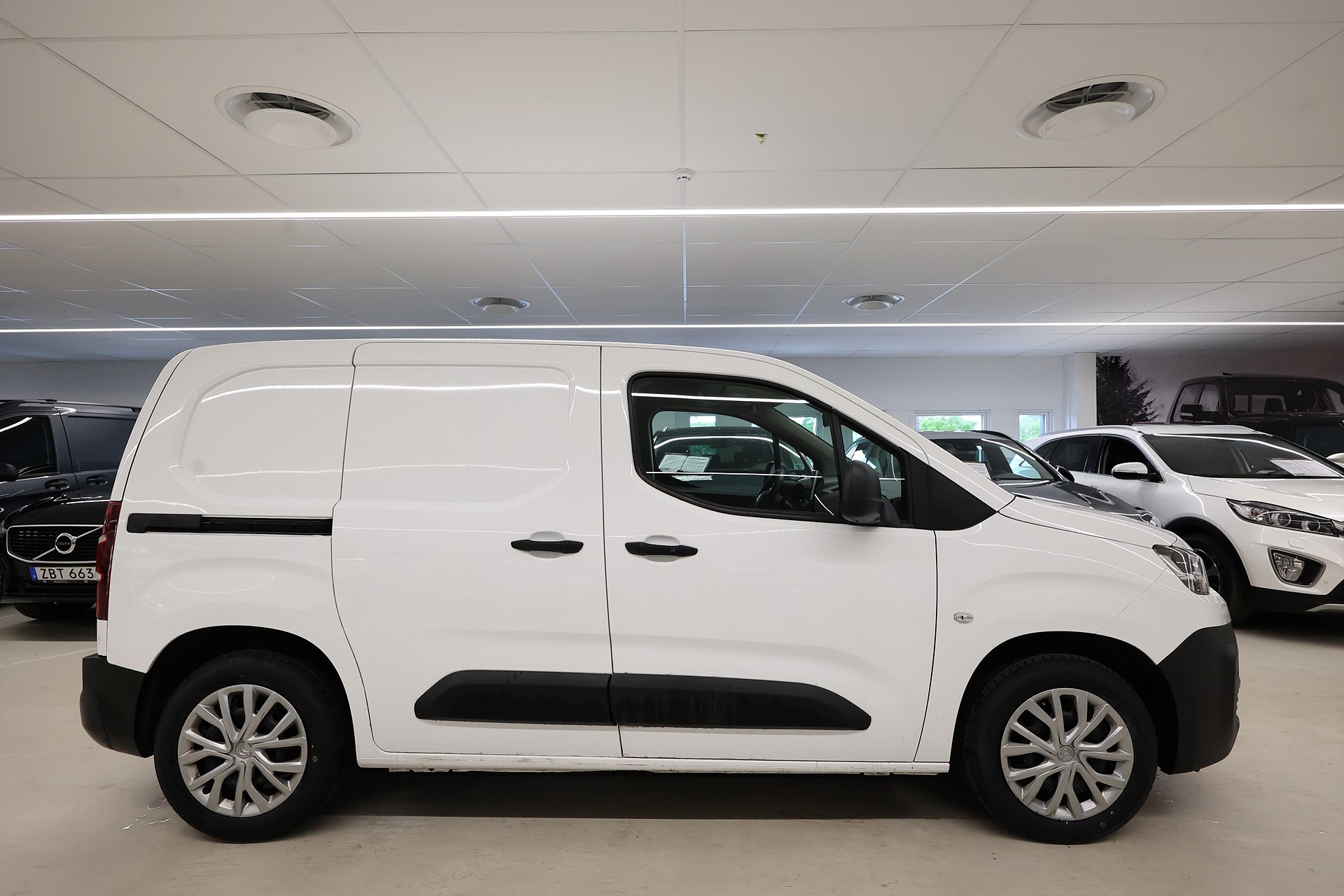 Citroën Berlingo 1.5 BlueHDi 130hk L1 Värmare 3-Sits PDC MOMS