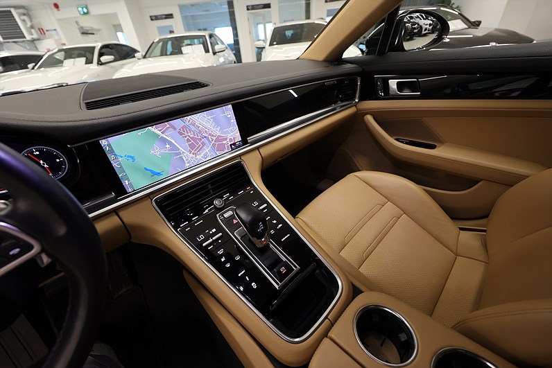 Porsche Panamera 4 Sport Turismo Pano Värmare Exclusive Design