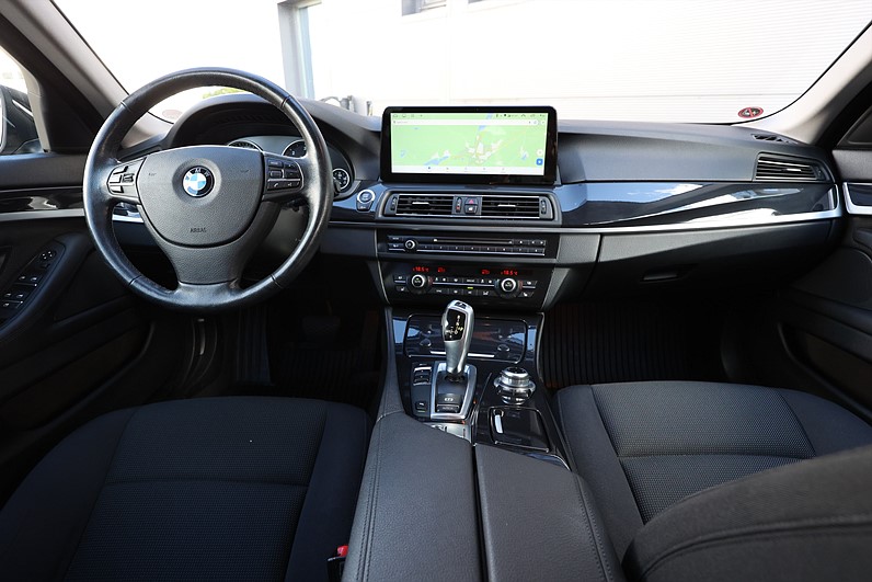 BMW 520d Touring 190hk PDC 0,45L/MIL 1468:- Årsskatt