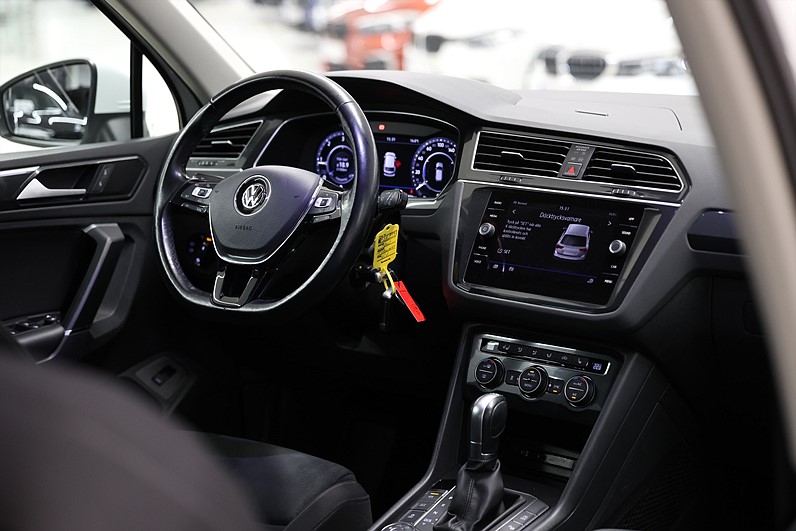 Volkswagen Tiguan 2.0 TDI 4M 190hk Premium Värmare Cockpit Drag
