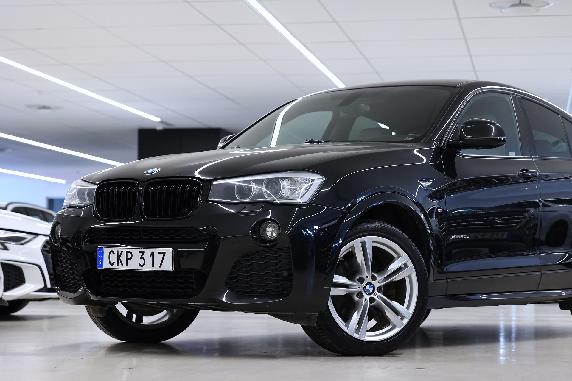 BMW X4 xDrive 30d 258hk M-Sport Värmare Drag Skinn Hifi