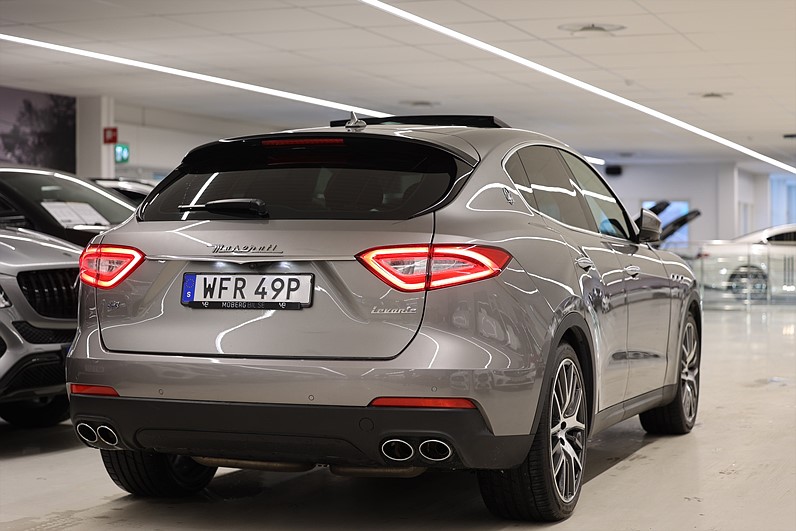 Maserati Levante Q4 350hk Panorama Luftfjädring Sv.Såld LEASBAR