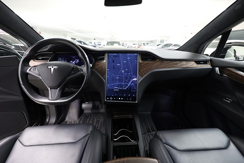 Tesla Model X 100D AWD 525hk AP 2.5 Premium Drag