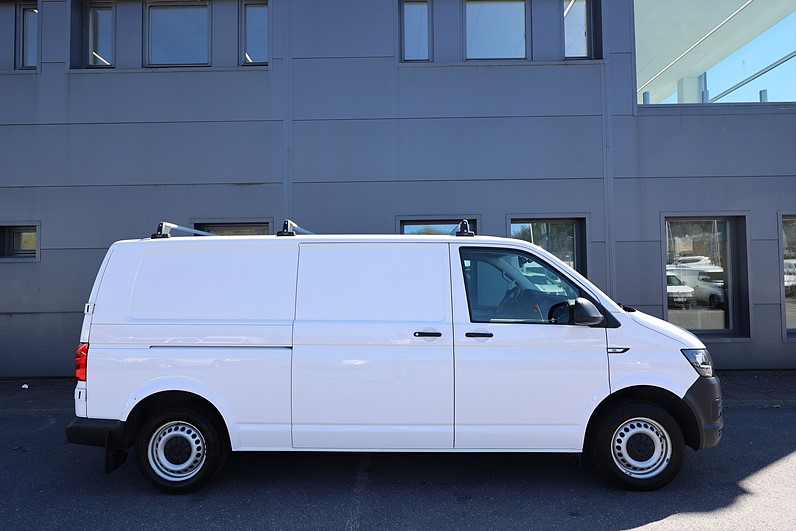 Volkswagen Transporter 2.0 TDI 102hk L2 Inrett Drag Värmare