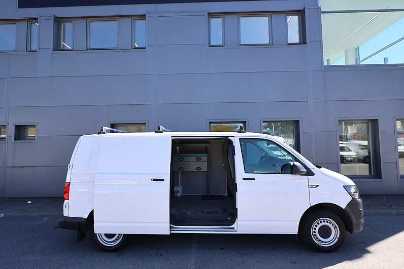 Volkswagen Transporter 2.0 TDI 102hk L2 Inrett Drag Värmare