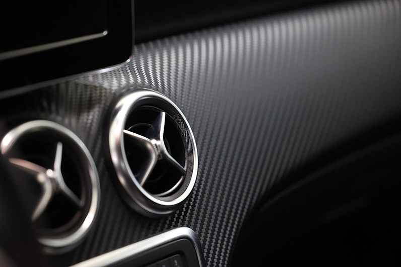 Mercedes-Benz A 180d 109hk AMG Sport Kolfiber MB Connect