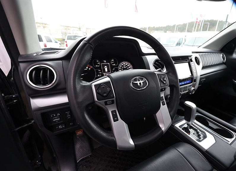 Toyota Tundra 5.7 V8 4WD 381hk Platinum Taklucka Drag JBL Flaklock
